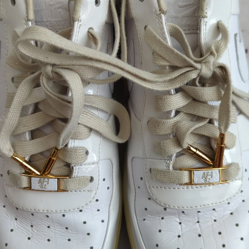 Nike Air Nikeid Air Force 1, XXV low cream patent leather sneakers, men's 11